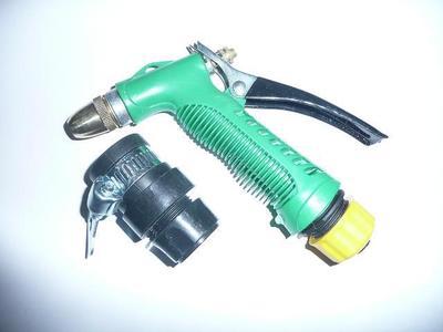 專業(yè)洗車工具指南 洗車水管、水管支架及噴槍用品選購與推薦